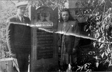 Bursztajns at Tombstone